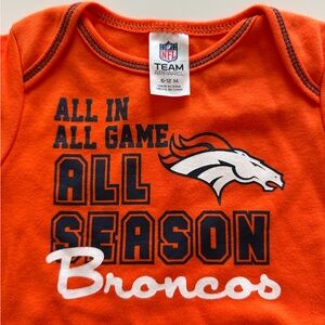 NFL APPAREL Denver Broncos baby Onesie 6‎ - 12 month orange graphic short sleeve